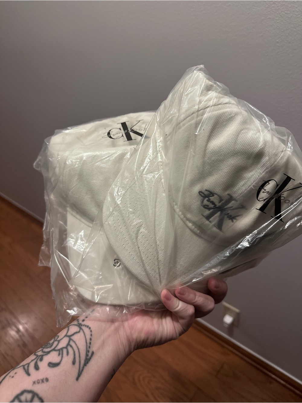 Calvin Klein x Jung Kook hat CKJK - Picture 4 of 4